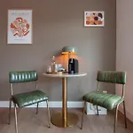 Het Oude Raadhuis 3*