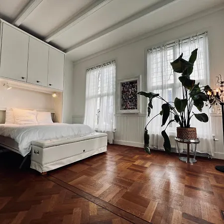Guest house Het Oude Raadhuis 3*