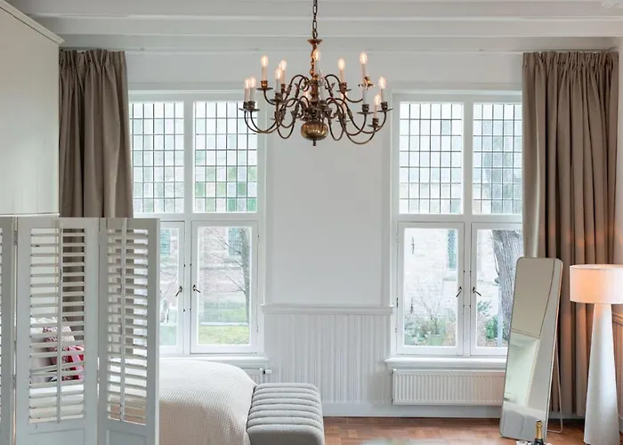 Het Oude Raadhuis 카스트리컴