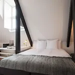 Het Oude Raadhuis 3*